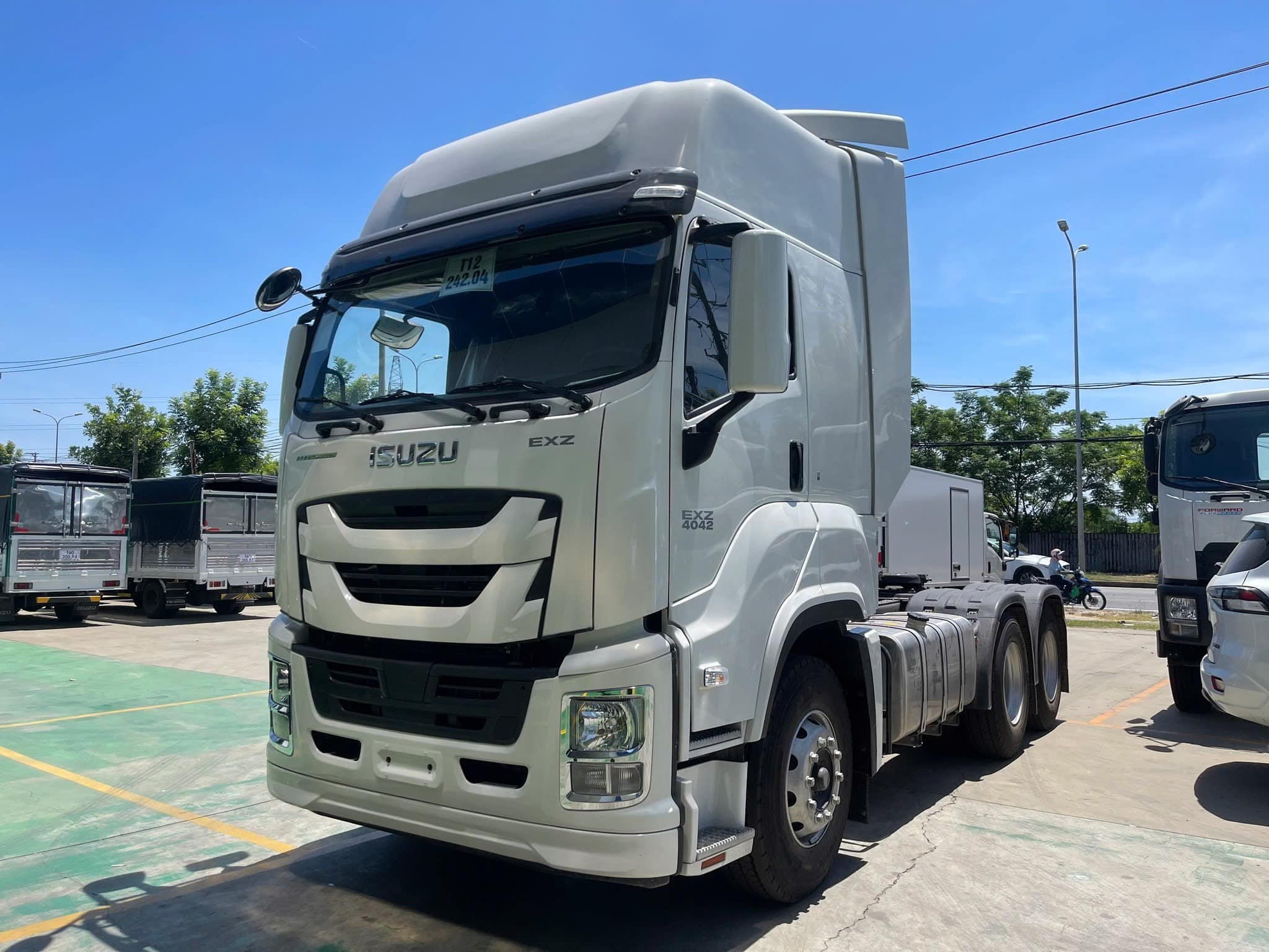 đầu kéo isuzu